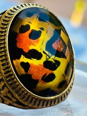 Untested Tiger stone ring gorgeous. Size  9